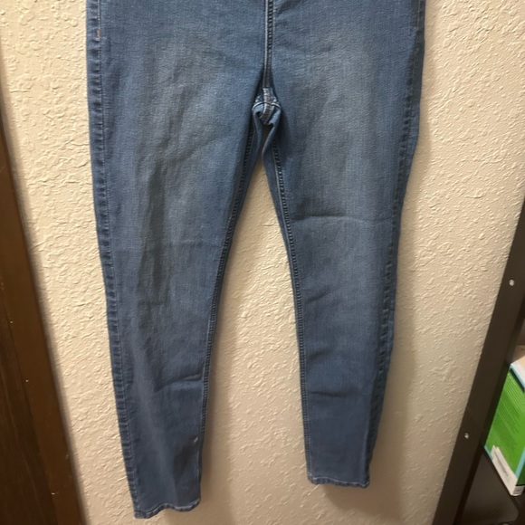 H & M jeans excellent used condition - Picture 2 of 6